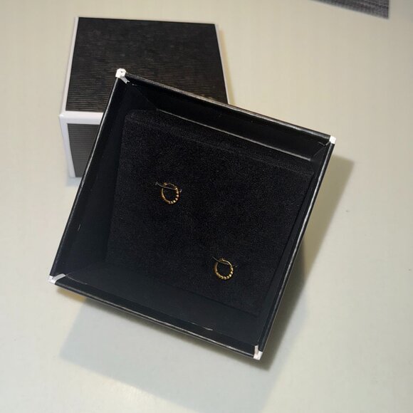 14k Yellow Gold Huggie Hoops - Picture 1 of 5